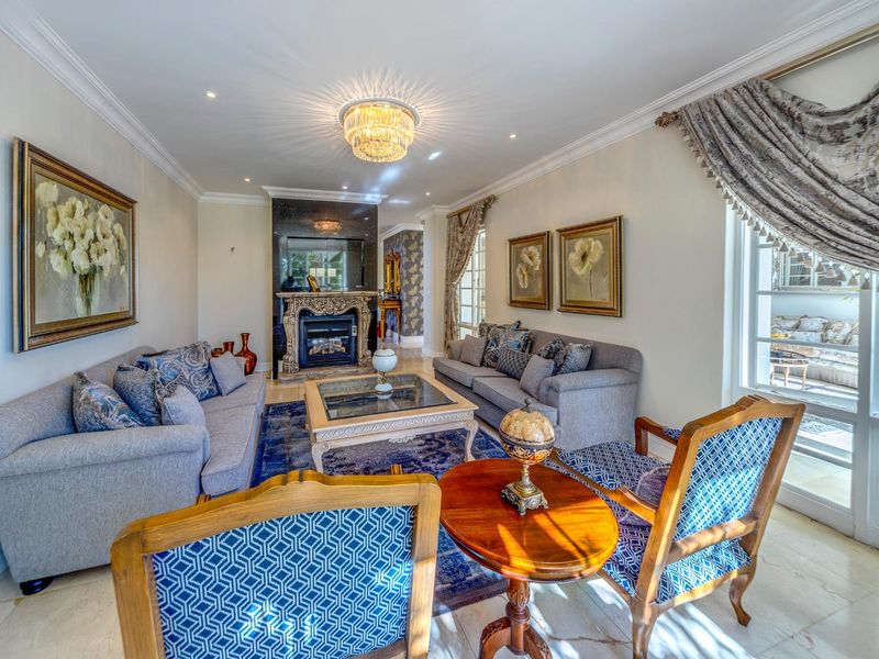 Elegant Four Bedroom Fully Furnished Home for Rent in Waterfall Country Estate - Photo 10