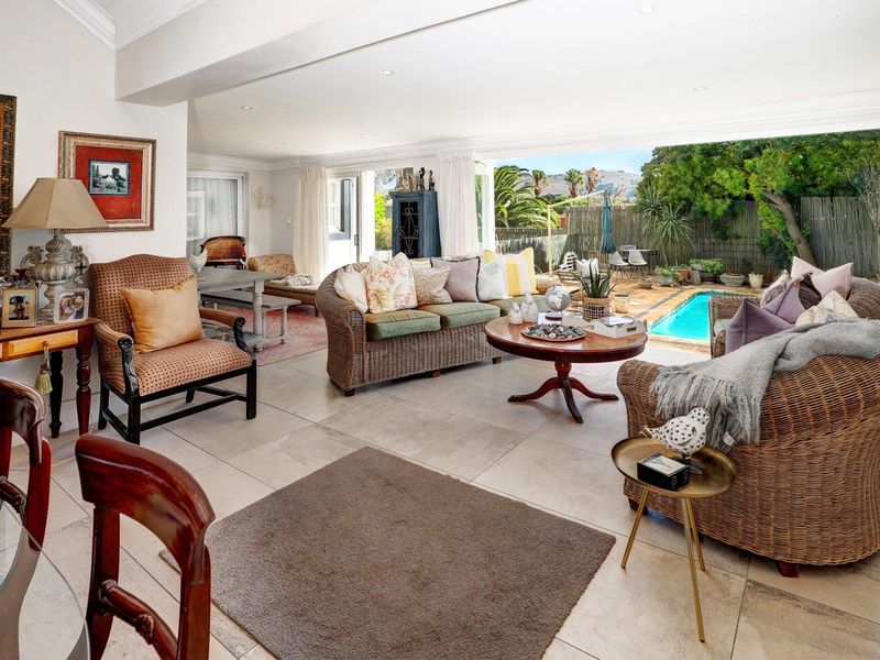 Spacious Open-Plan Family Home & Spectacular Views - Photo 8