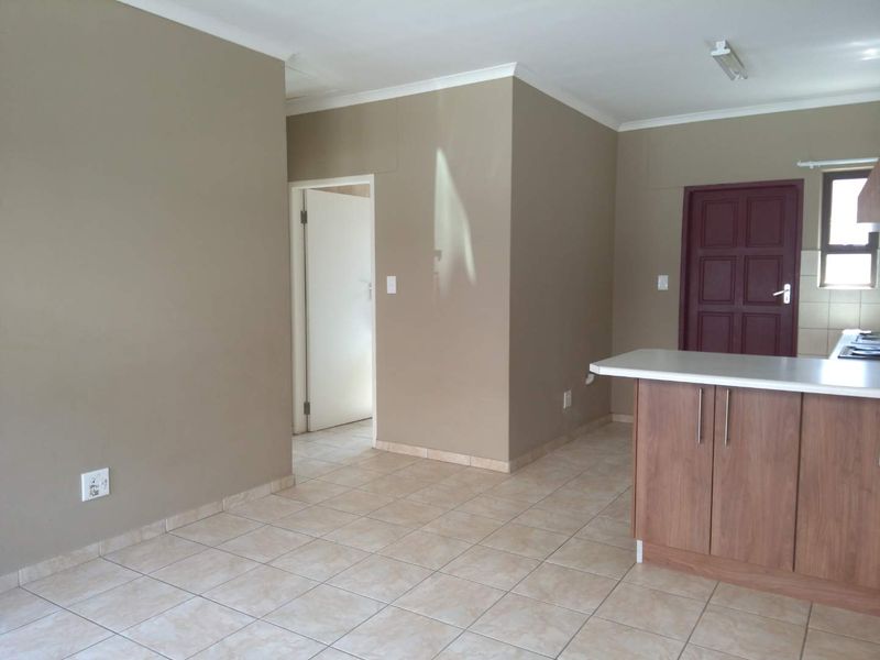 2 Bedroom flat with garage for sale in Narraville Perel Paleis - Photo 2
