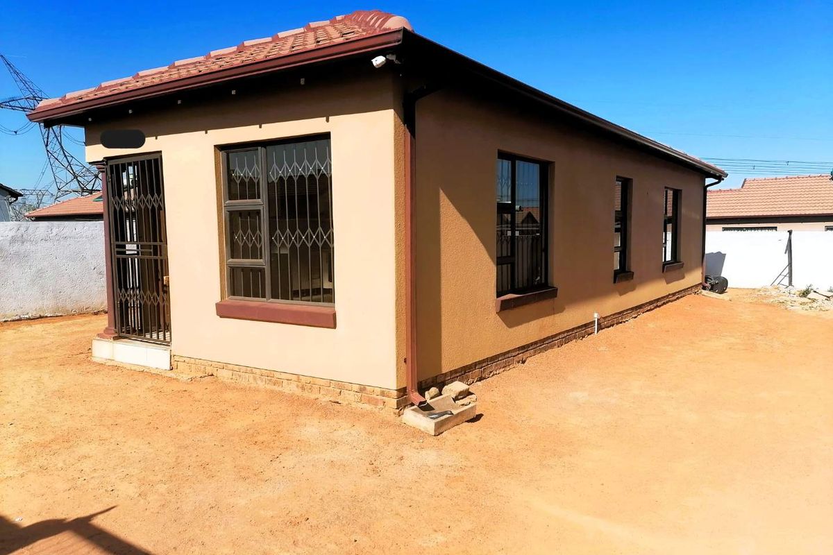 Charming 3-Bedroom Family Home in a Welcoming Township - Photo 2