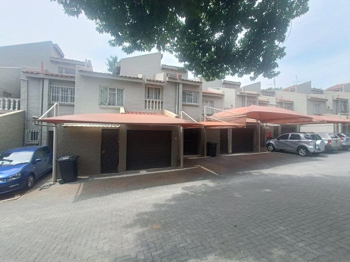 Property #2429311, Townhouse Pending Sale in Hennopspark