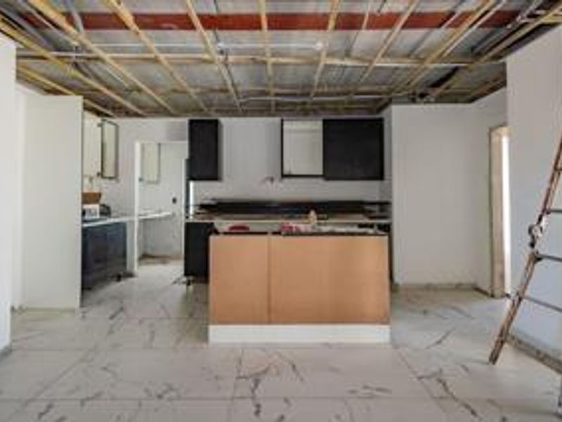 Exquisite Modern Family Residence with Iconic Table Mountain Views - Photo 6