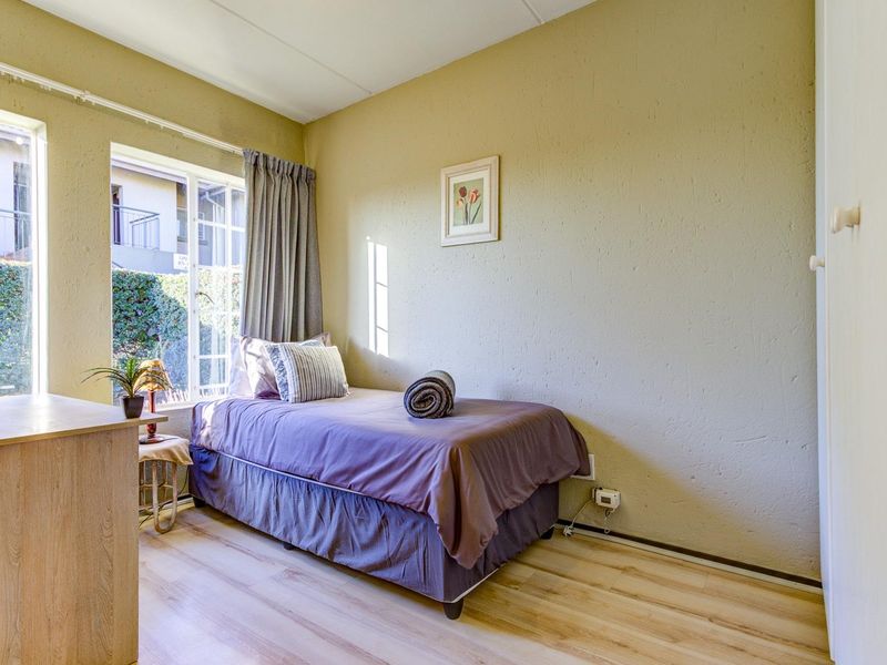 PICTURE PERFECT GROUND FLOOR TOWNHOUSE with 2 STOREROOMS - Photo 6