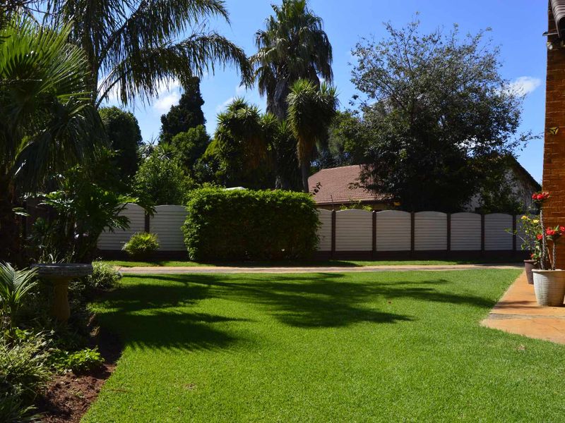 Esther Park Gem – Where Family Memories and Endless Possibilities Begin - Photo 2