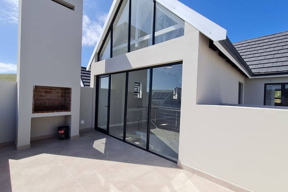 2 Bedroom Modern Apartment for long term rental - Photo 3