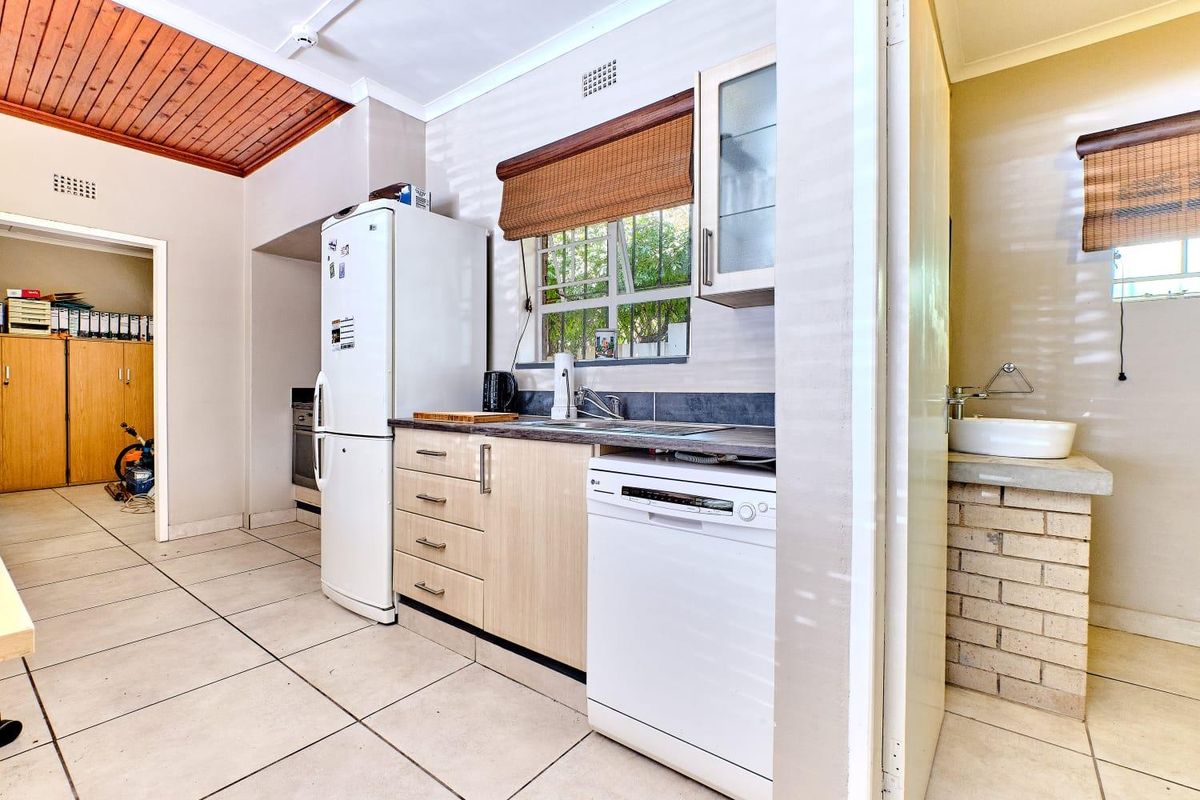 Versatile Multi-Unit Property for Sale – Excellent Investment Opportunity - Photo 3