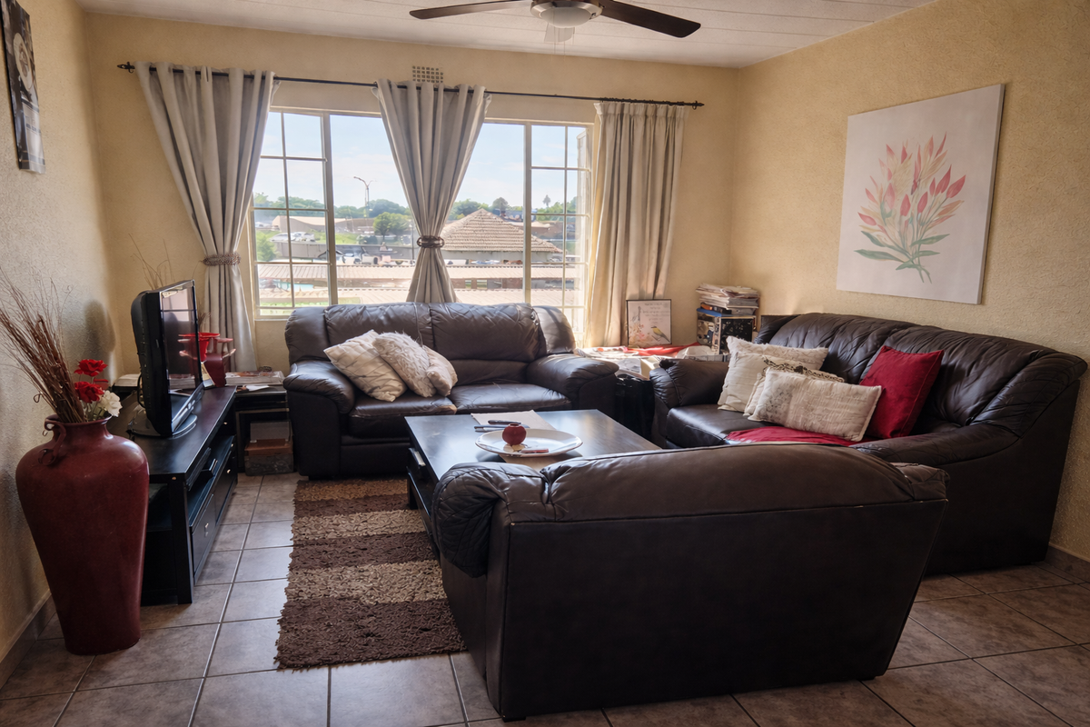 1st floor Flat - Photo 3