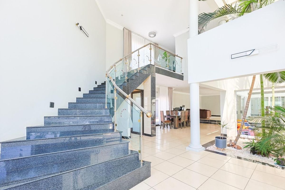 Modern 6-Bedroom Glass Palace – Furnished Luxury Living - Photo 5