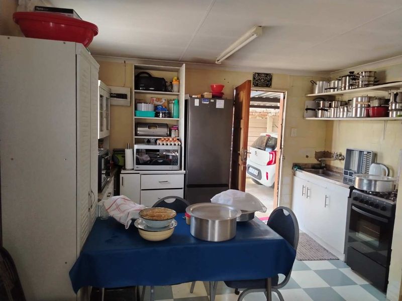Charming Home for First-Time Buyers - Stylish and Cozy! - Photo 2