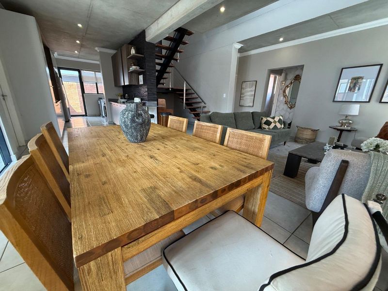 Impressive Double-Storey Residence with Study & Solar Power in Six Fountains Estate - Photo 9
