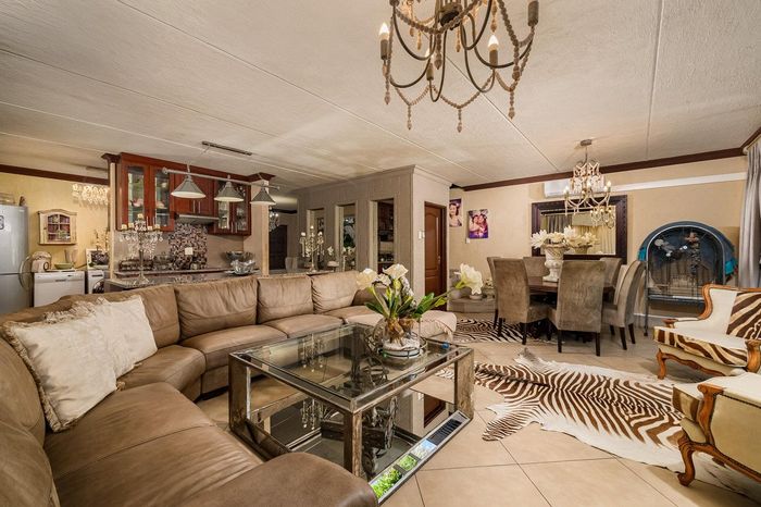 Property #2419166, Townhouse For Sale in Brentwood Park