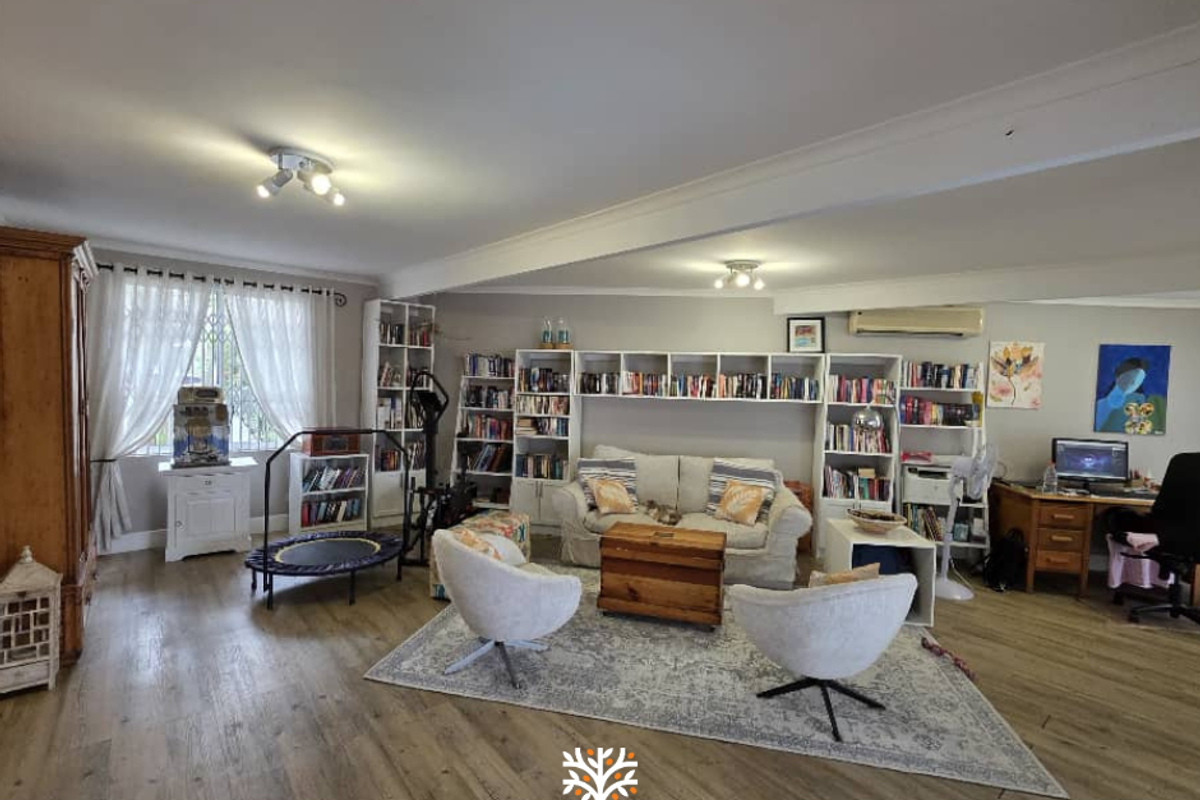 PERFECT FAMILY HOME FOR SALE IN EROS - Photo 4