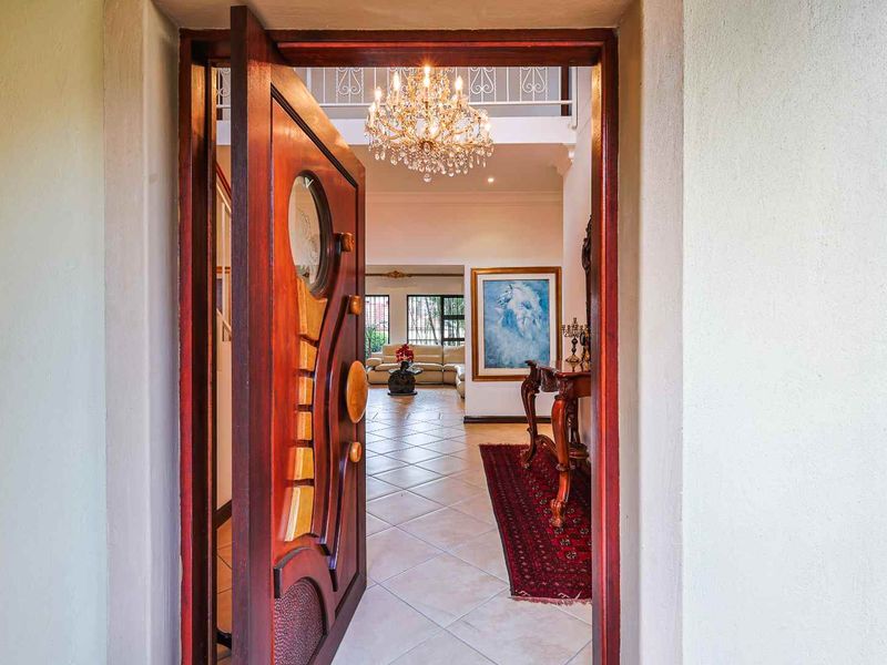 This spacious fully furnished 4-bedroom, 3.5-bathroom home offers comfortable family living with generous entertainment areas and modern conveniences. - Photo 2