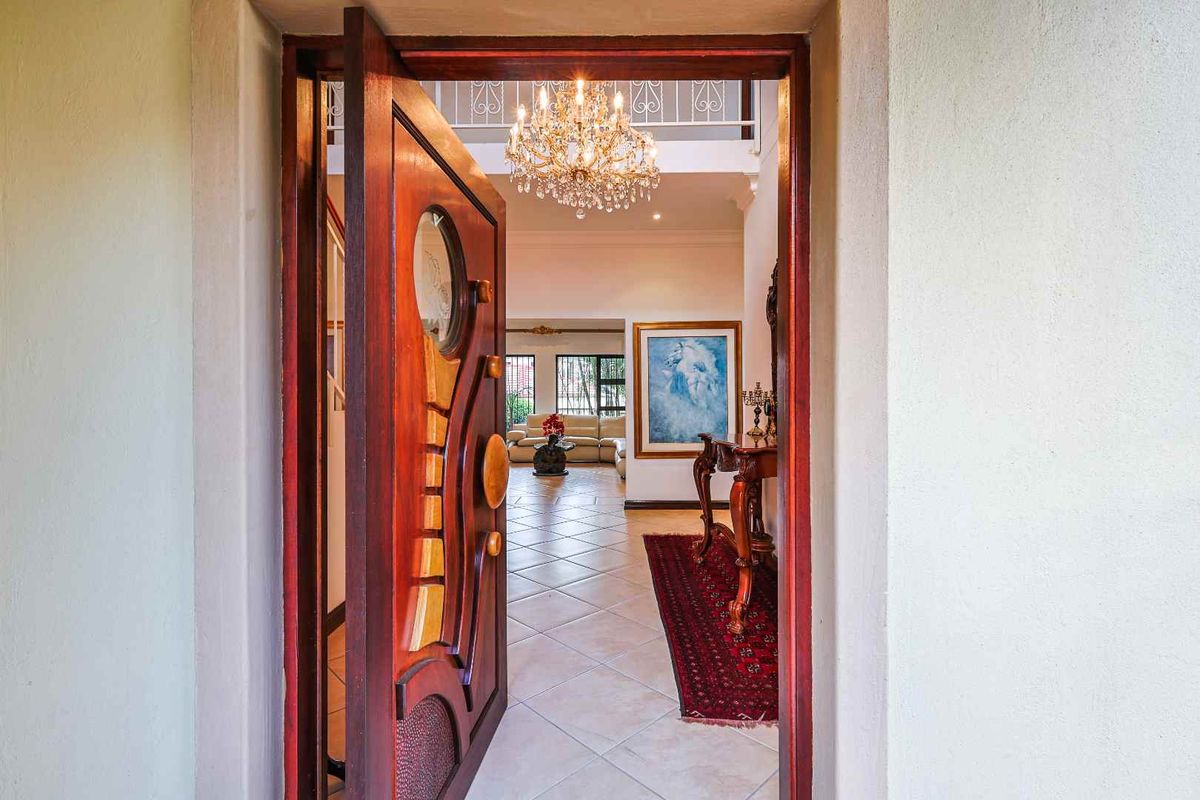 This spacious fully furnished 4-bedroom, 3.5-bathroom home offers comfortable family living with generous entertainment areas and modern conveniences. - Photo 2