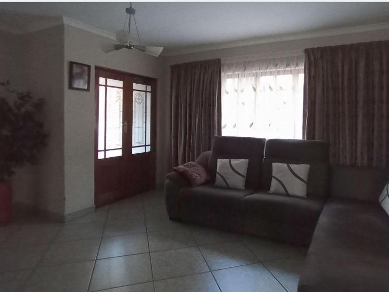 3 Bedroom Home For Sale In Ninapark - Photo 3