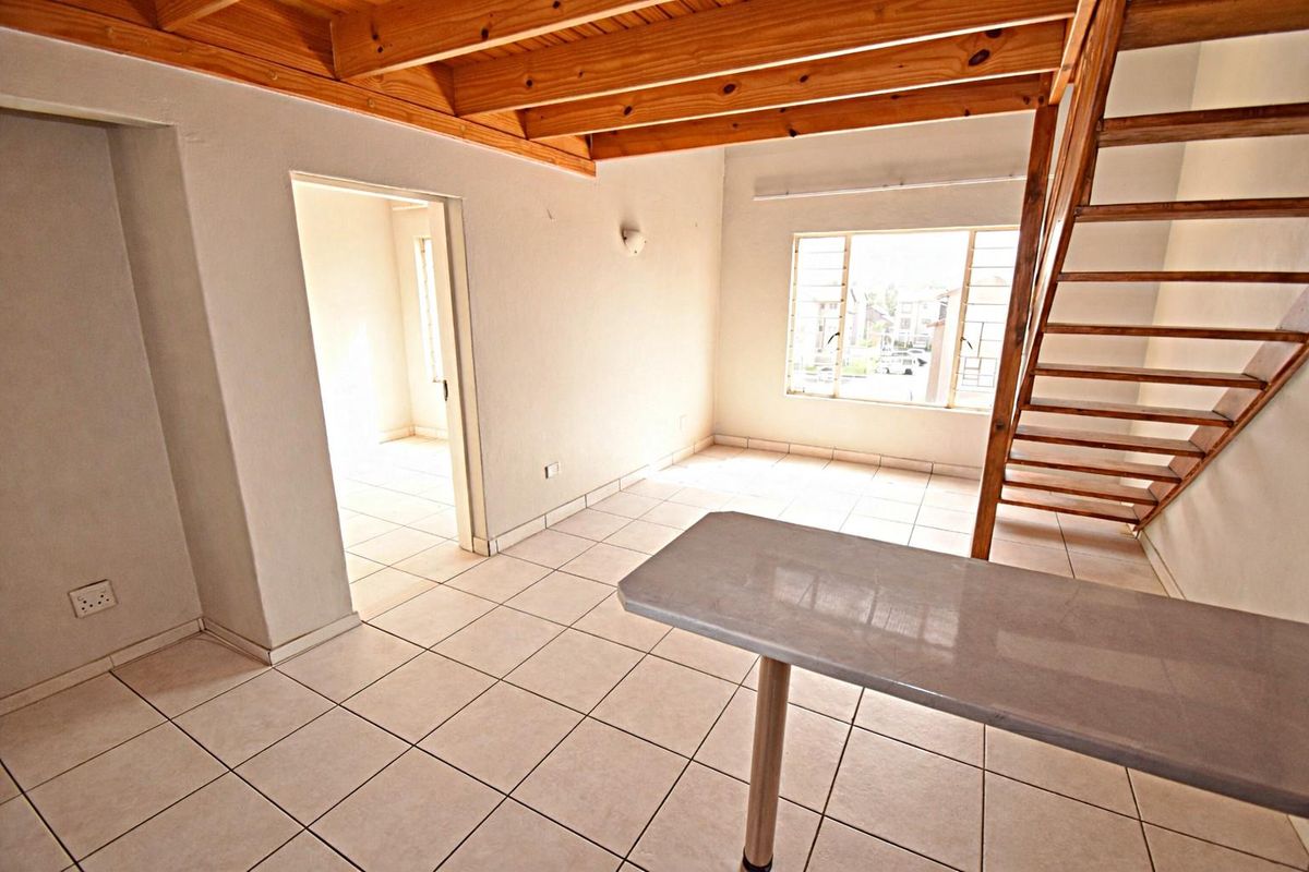 Second Floor Town House - Photo 5