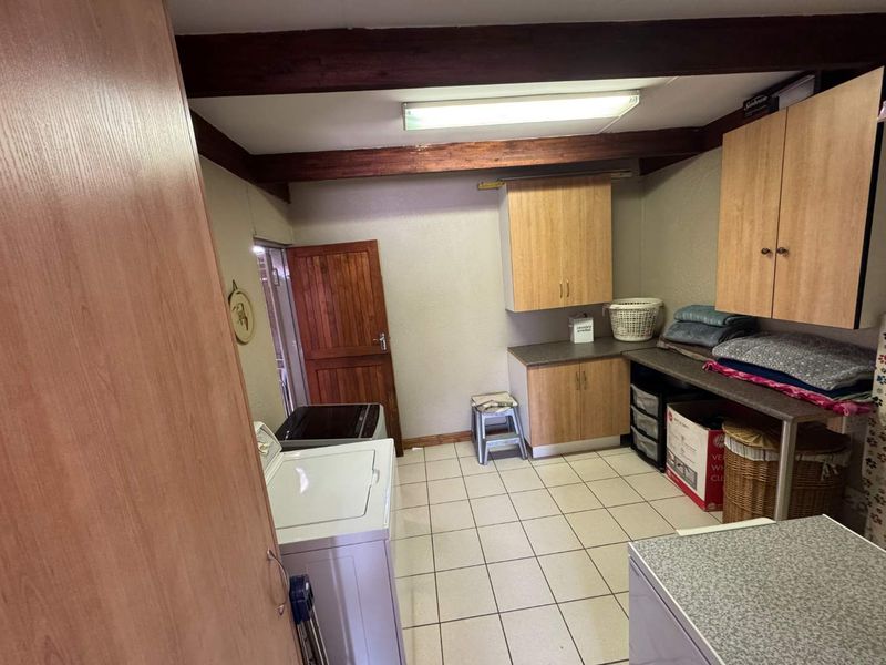 Lovely Family Home for Sale - Photo 9