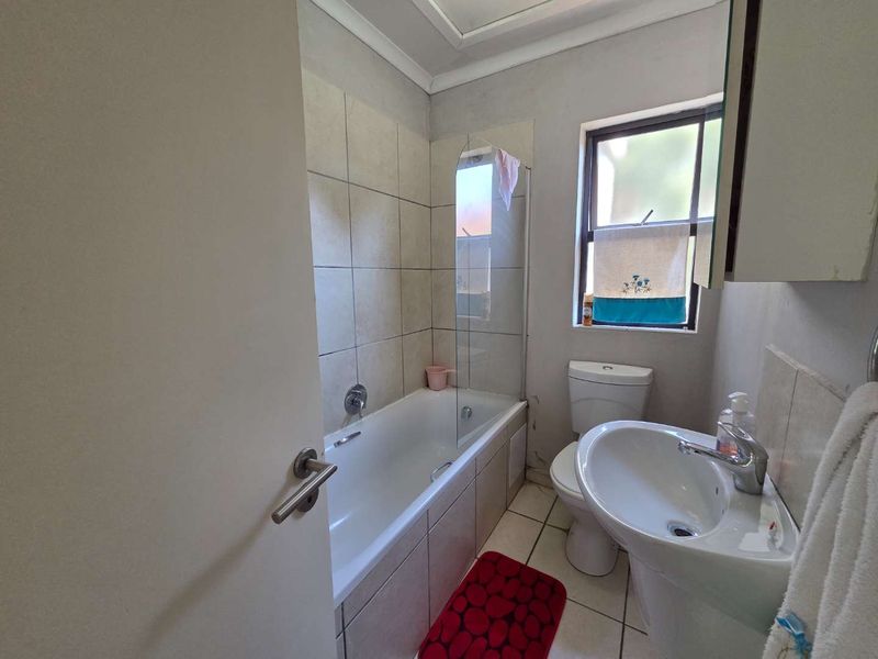 "Invest or Settle: Charming Unit at Racecourse View!" - Photo 9