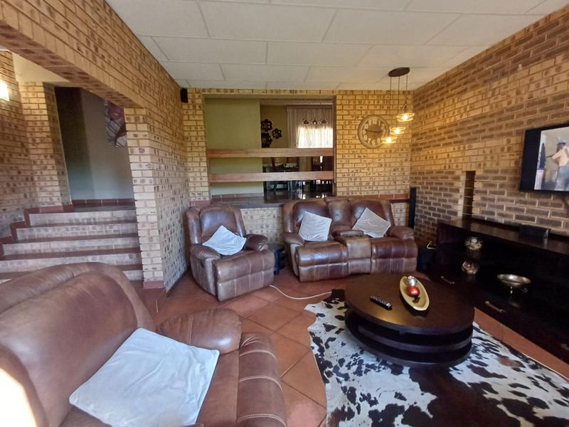 Glenvista,4 Bedroom house with study - Photo 4