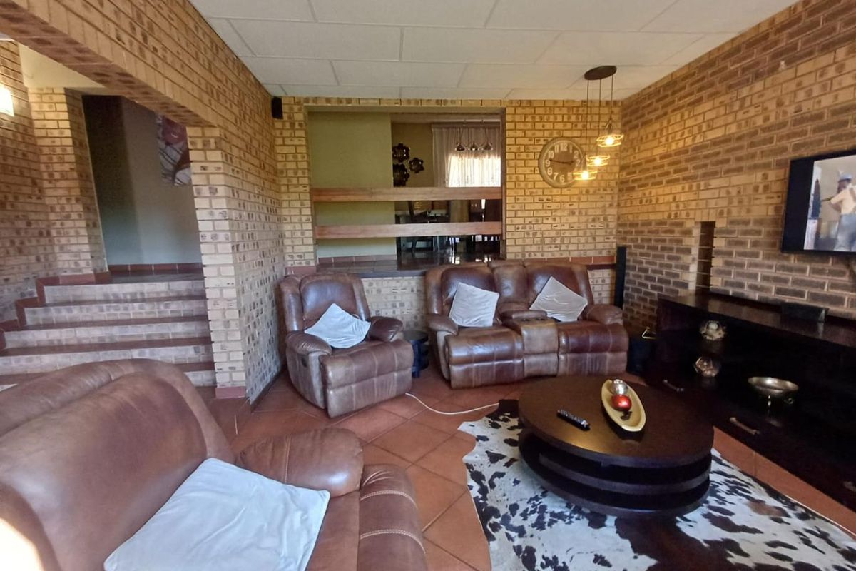 Glenvista,4 Bedroom house with study - Photo 4