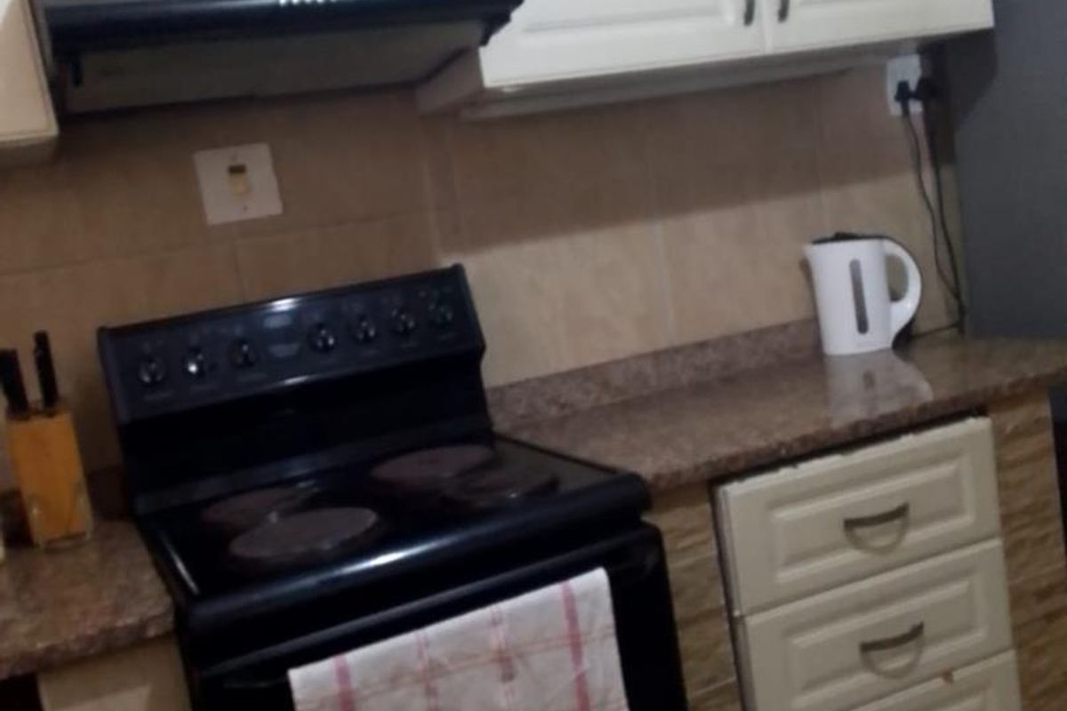 Spacious Apartment in the Heart of South Beach! - Photo 4
