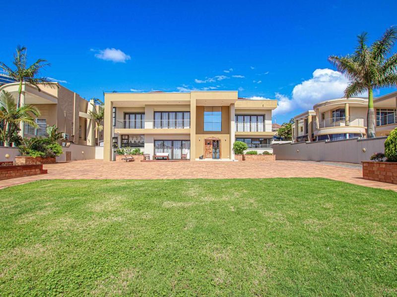 A luxurious mansion in Prime Umhlanga Ridge with Sea VIews! - Photo 2