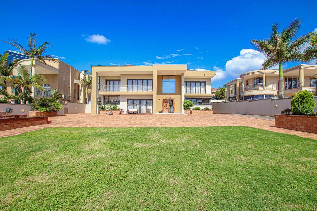 A luxurious mansion in Prime Umhlanga Ridge with Sea VIews! - Photo 2