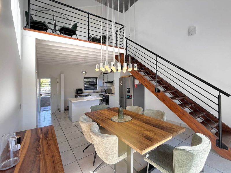 Calling All Investors! Stunning 3 Bedroom Loft in Excellent Estate - Photo 3