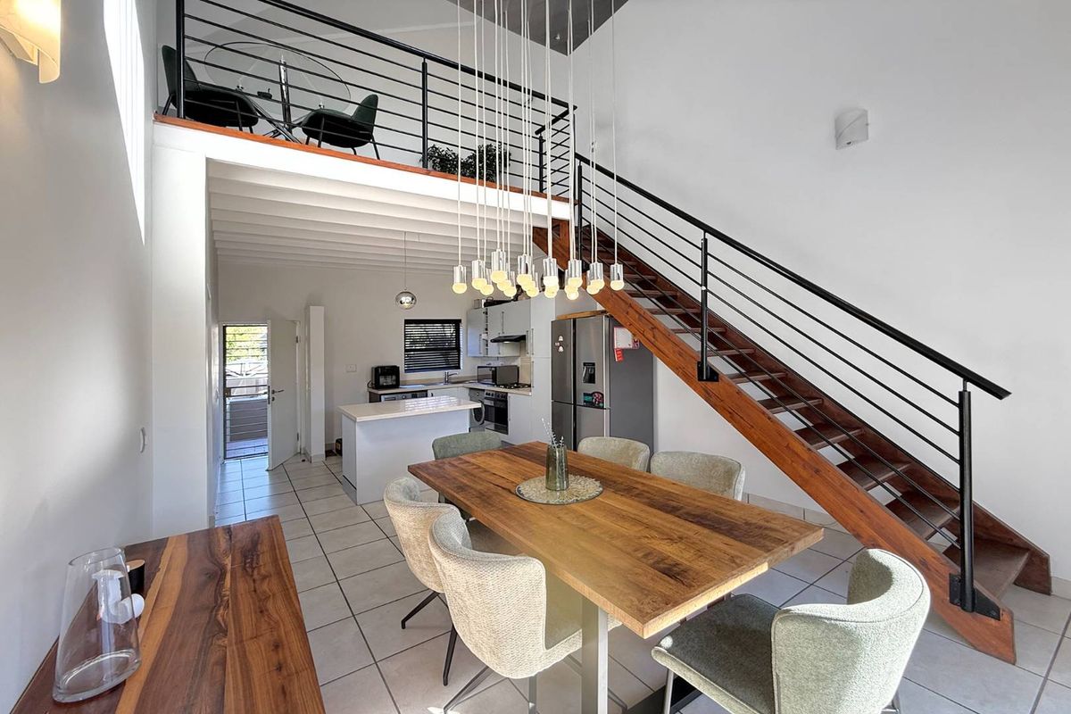 Calling All Investors! Stunning 3 Bedroom Loft in Excellent Estate - Photo 3