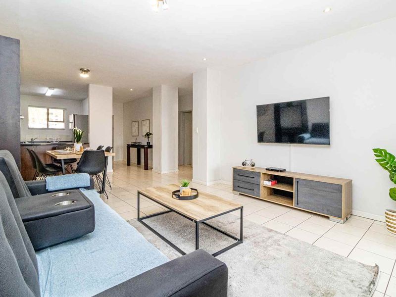 Executive Living in the Heart of Sandton! - Photo 9