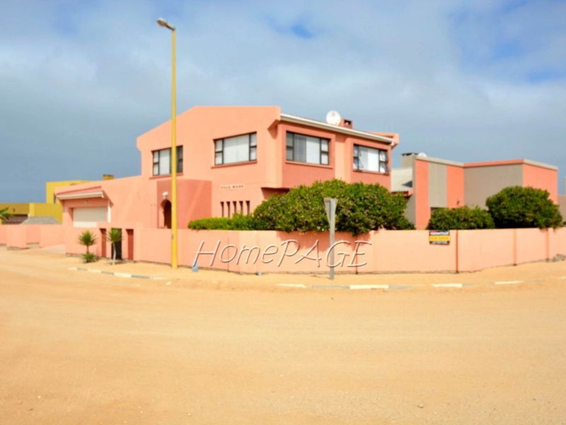 Ext 10, Henties Bay:  Airy Corner Home with LOTS OF LIGHT is for sale - Photo 3