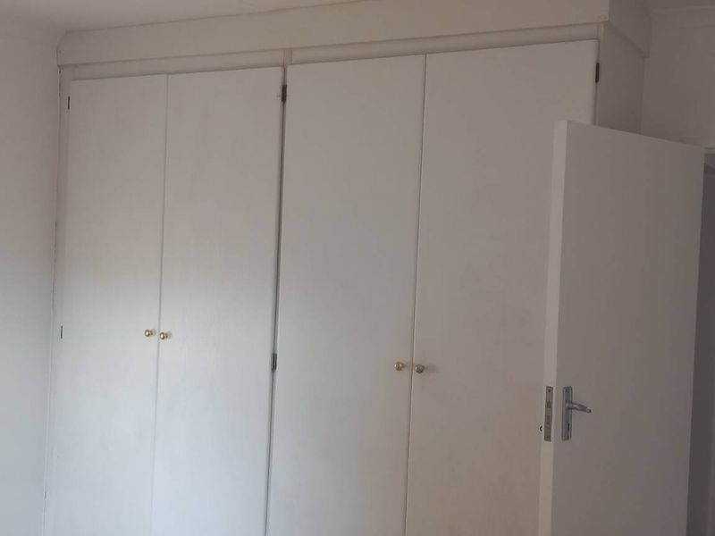 2 bedroom townhouse in sought after complex - Photo 7