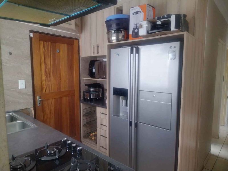 3 bedrooms house to rent in Soshanguve VV - Photo 6