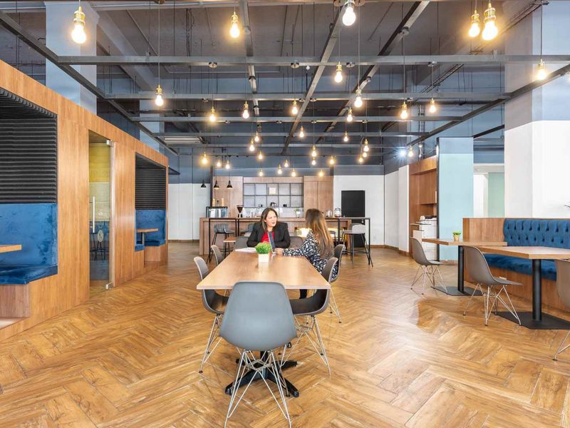 Find office space in SPACES 50 Long Street for 1 person with everything taken care of - Photo 4