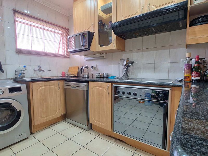 2 Bedroom Townhouse in Meyersdal - Photo 9