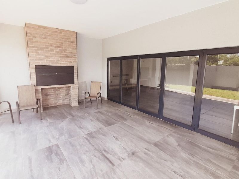 "Unveil Your Dream Home at Gateway Estate: Luxury Awaits - Photo 7