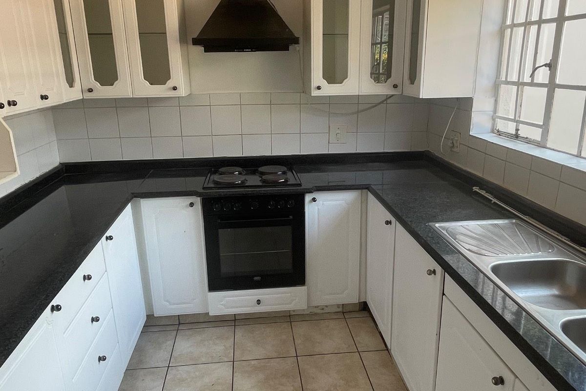 UNFURNISHED TWO BEDROOMS - Photo 5