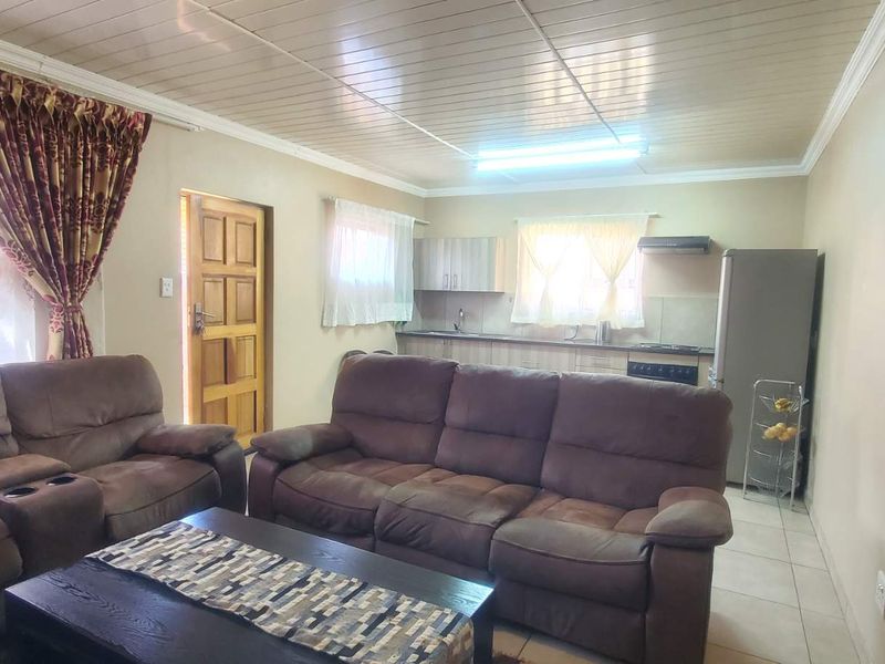 Contemporary Elegance in Secure Complex – Call Now! - Photo 7