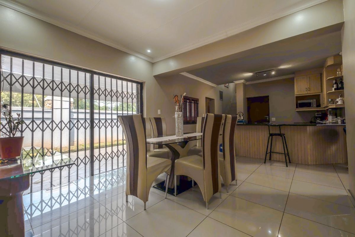 Four bedroom home in Security Estate - Olympus - Photo 5
