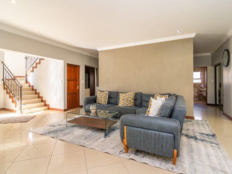 Family Home for Rent - Photo 8