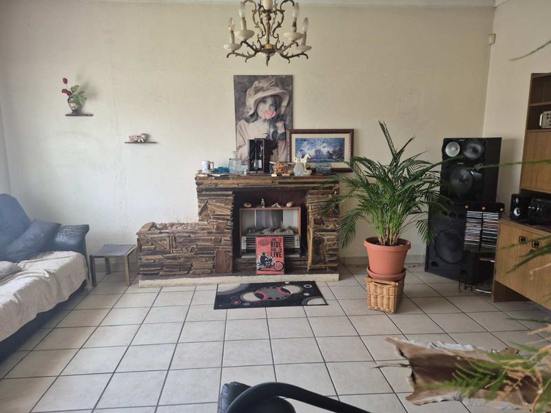 Large home, ideal for family or for renting out - Photo 5