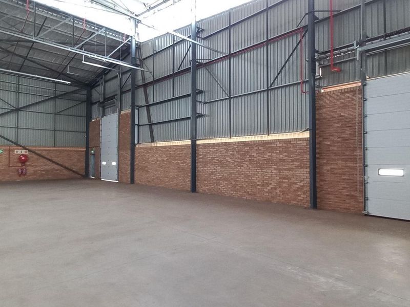 1 765m2 Airport Park Warehouse To Let - Photo 4