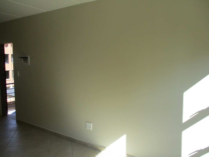 2 BEDROOM FLAT TO RENT IN PHILIP NEL PARK - Photo 9