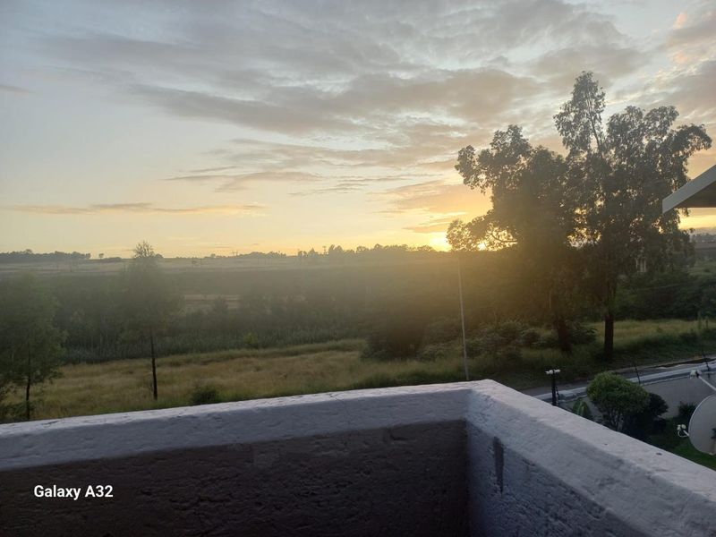 PRIME 2 bedroom 1 bath apartment - Photo 2