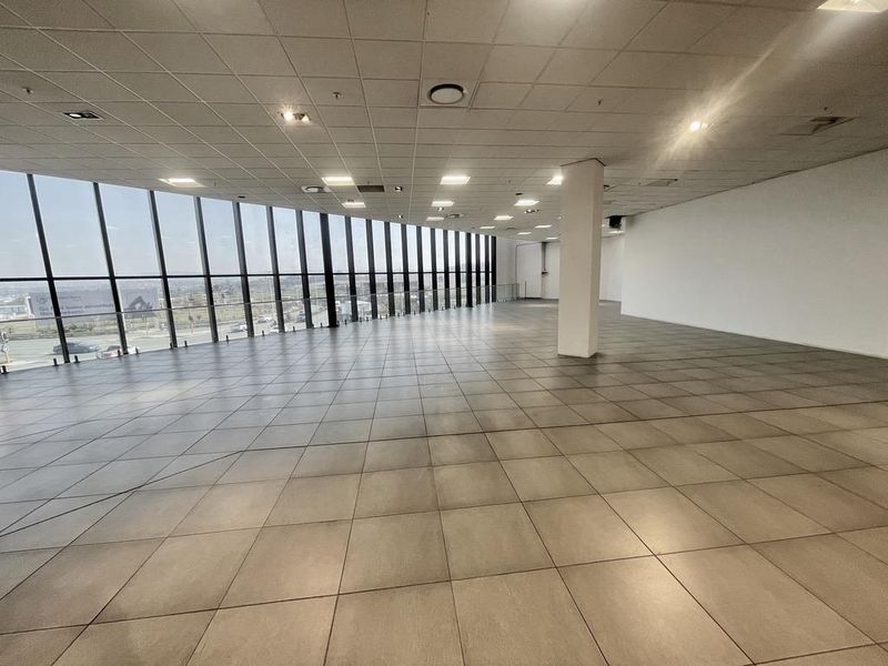 Hendra - Prime 1 025m2 Retail Space – Cornubia Mall - Photo 4