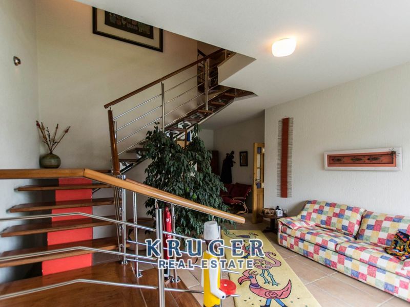 4-BEDROOM DOUBLE STOREY HOUSE WITH SWIMMING POOL - Photo 5