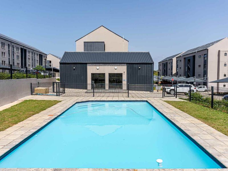 Secure ground floor estate living - Photo 2