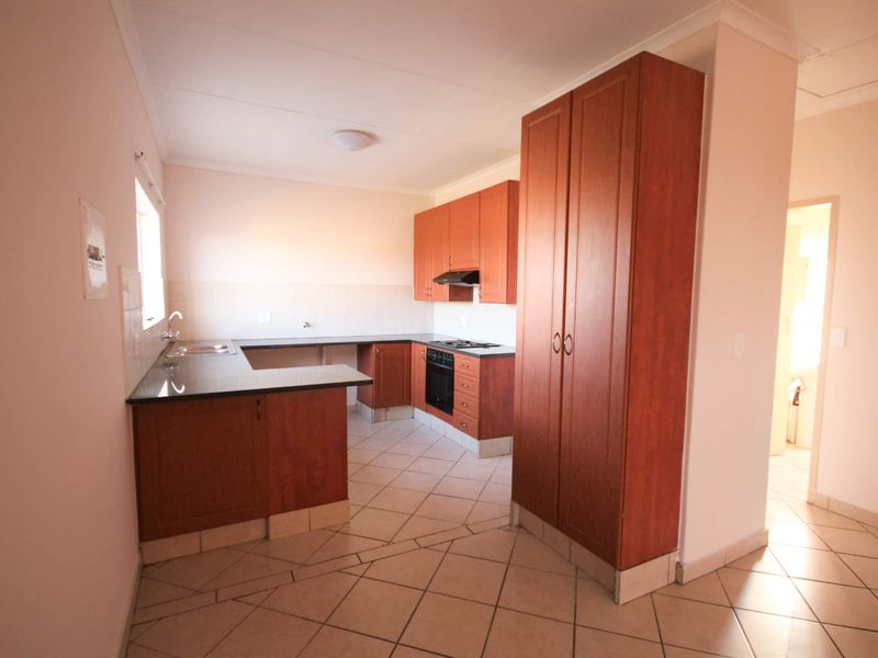 Welcome to Hazeldean - A loadshedding free area! - Photo 5