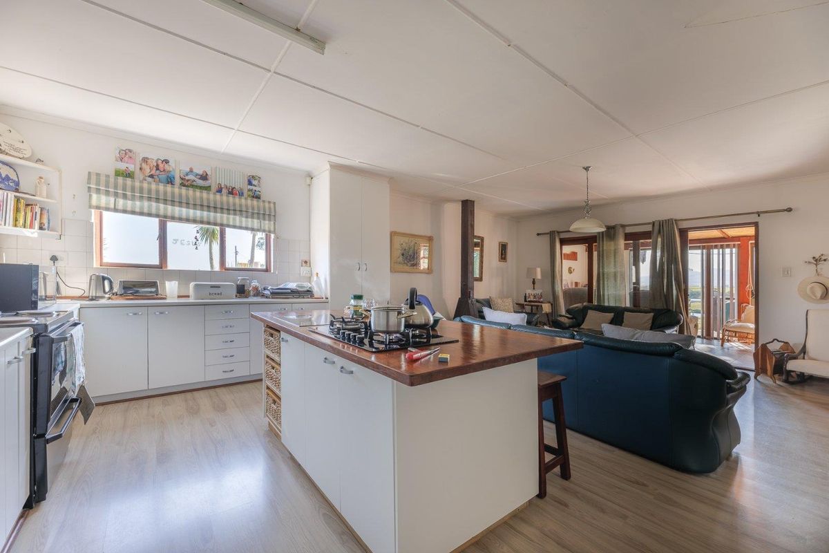 SMALLHOLDING FOR SALE: OFF-GRID OASIS IN THE WESTERN CAPE - Photo 5