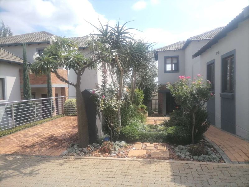 **Luxury Townhouse Living in Montana** - Photo 5